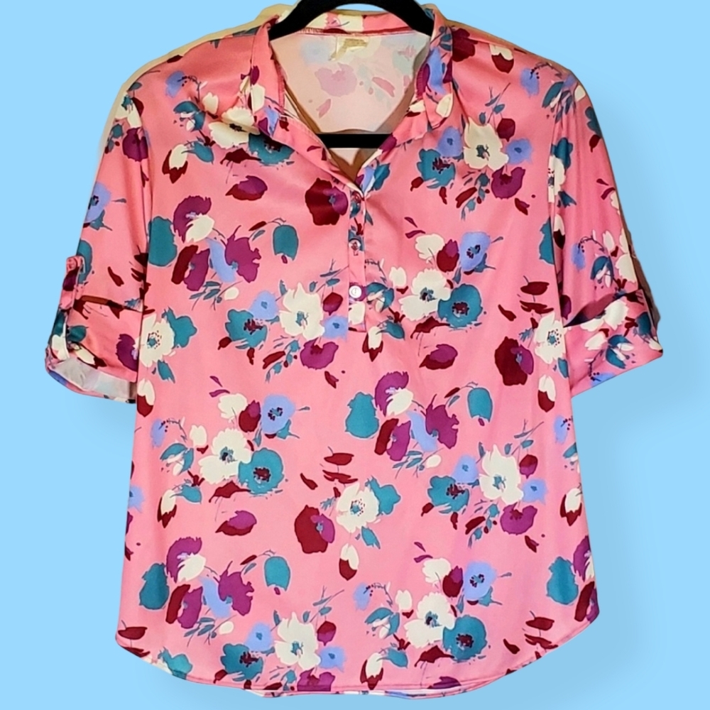 🪻Vintage Pink Floral Silky Button Top🪻